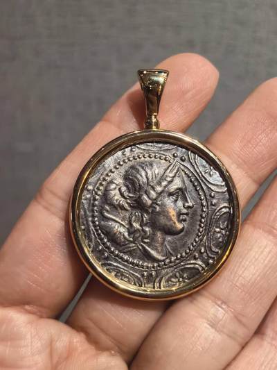 月亮女神阿尔忒弥斯古币吊坠 - 月亮女神阿尔忒弥斯古币吊坠