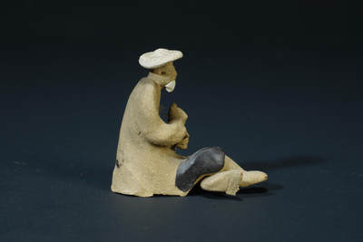 上海都达杂项专场三十四【年后发货全场包邮】  80年代 石湾窑渔翁小摆件88-117