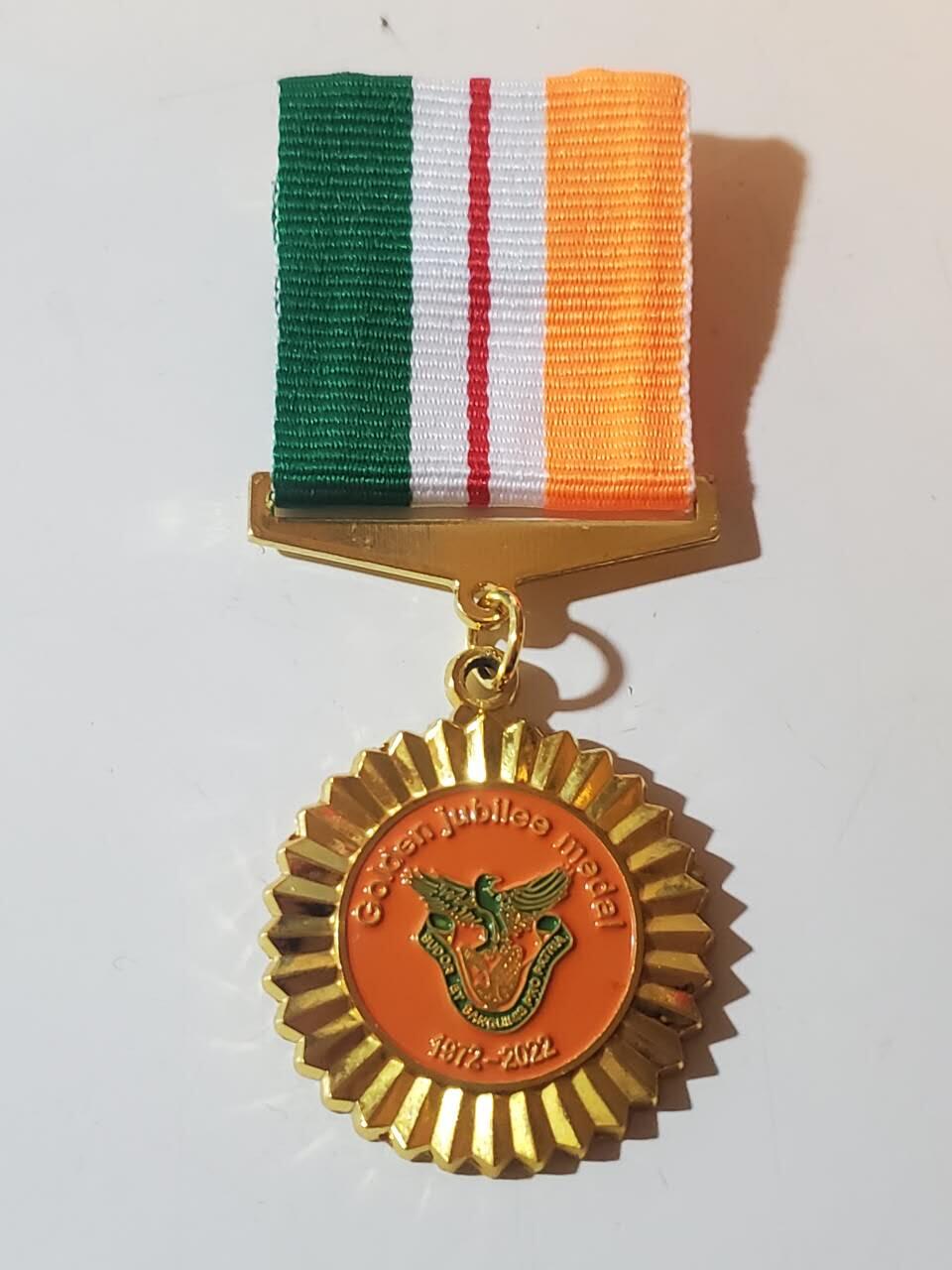 韵星假日军品类拍卖第40期 -- Rimey Holidays Militaria Auction 40 赞比亚共和国国家服务金僖奖章 铜镀金 少见国家 非常厚重 库存品相