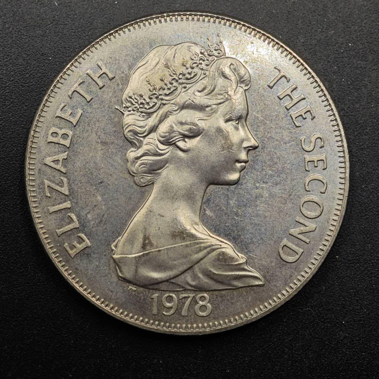  【淘币小摊】限时拍第八百七十拍   克朗币邮币封场    年前最后一场结束全部发出请更换最新收货地址不方便收货的请勿参拍或者顺丰到付 阿桑松1978年女王加冕银禧克朗纪念币