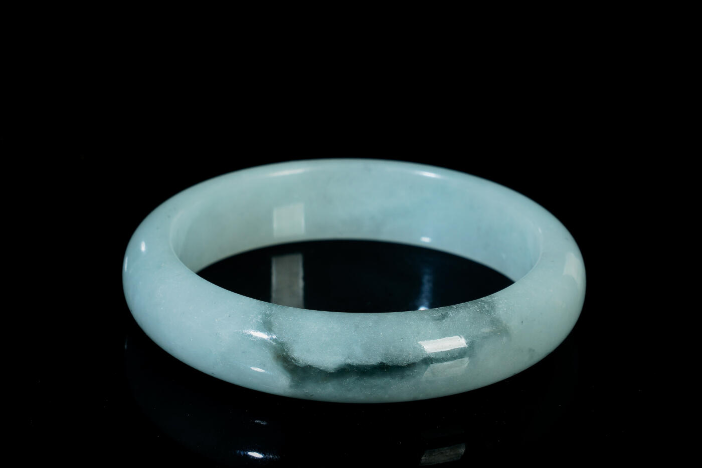 上海都达杂项专场二十六（全场包邮）  天然冰种带绿翡翠手镯88-63