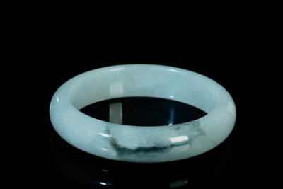 上海都达杂项专场三十四【年后发货全场包邮】  天然冰种带绿翡翠手镯88-63