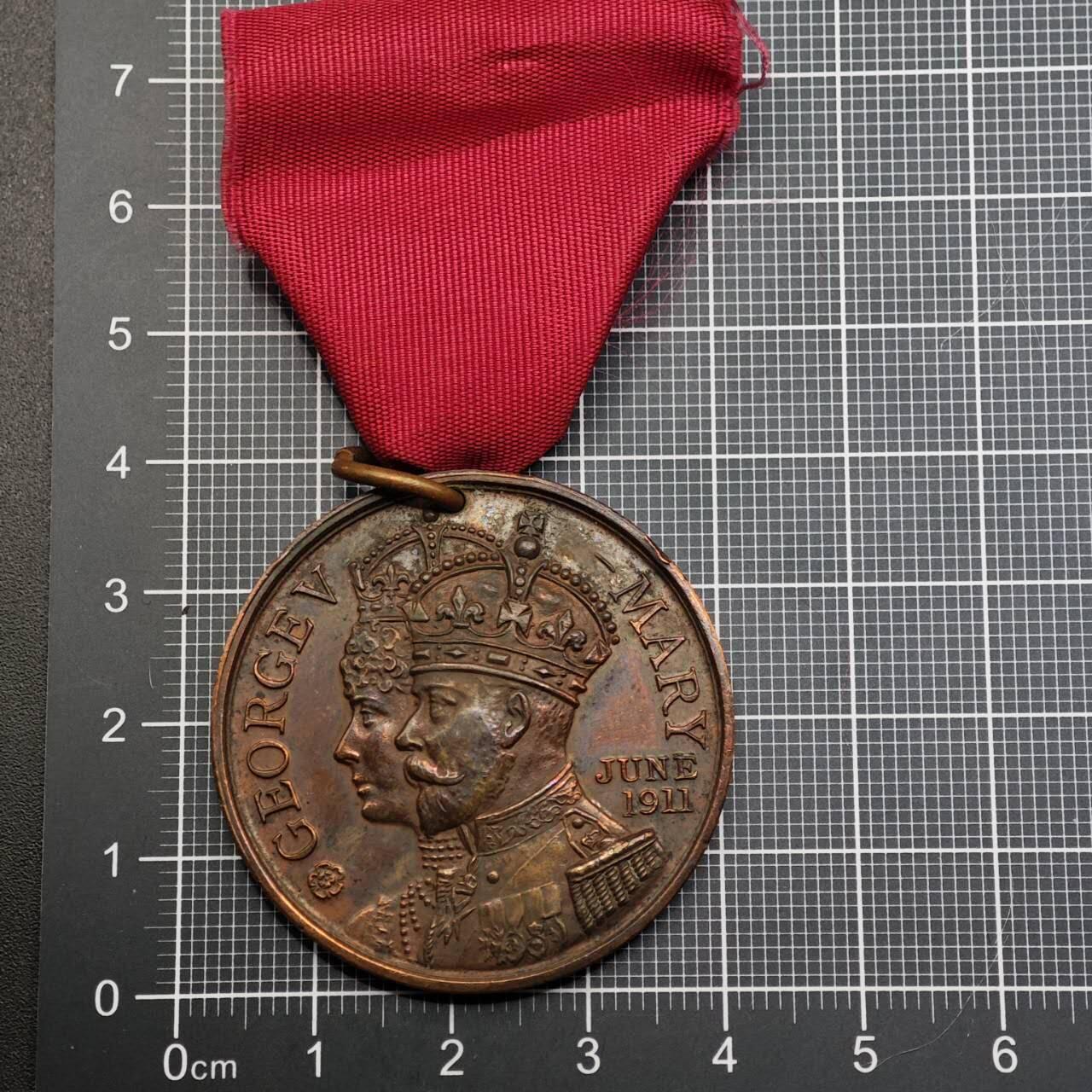  【淘币小摊】限时拍第八百六十八拍   章牌场   年前最后一周之前预留8号9号全部发出请更换最新收货地址不方便收货的请勿参拍或者顺丰到付  英国乔治五世加冕纪念章