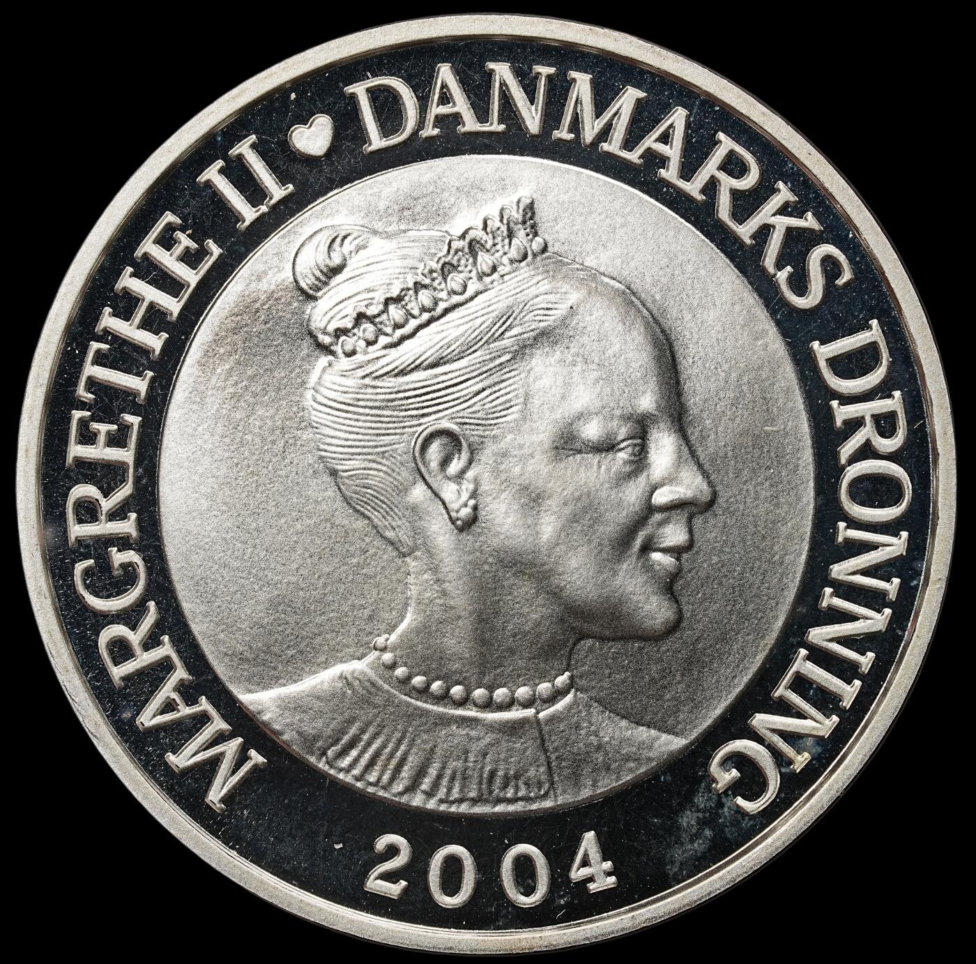 修遠堂世界钱币第104期 2004年丹麦王储弗雷德里克与玛丽・唐纳森的婚礼200克朗精制纪念银币，31.10g，999银