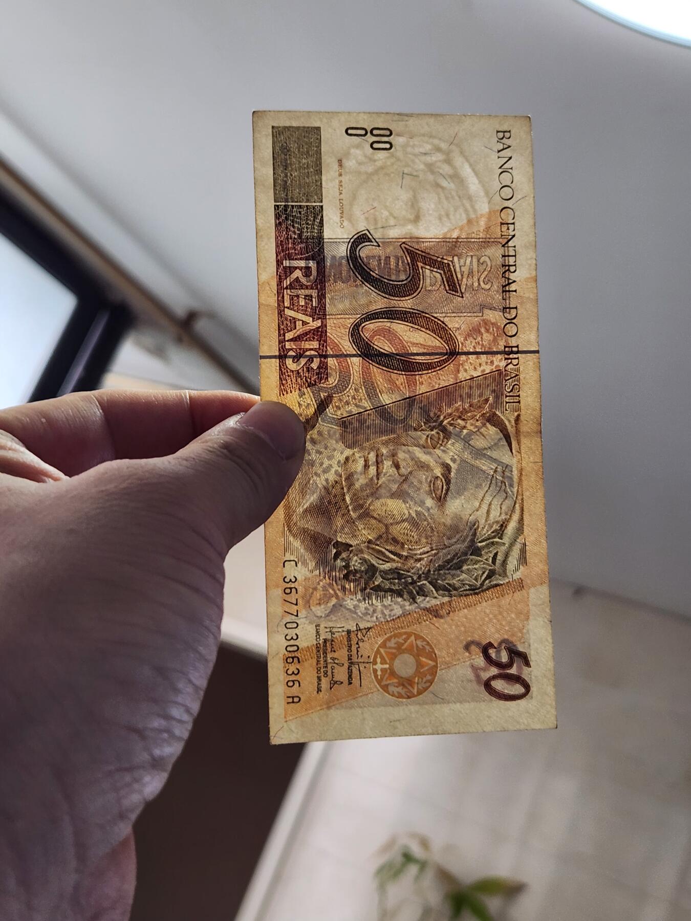 2月8号晚上8点 外国纸币自动截拍第21场 巴西50老版美品稀少