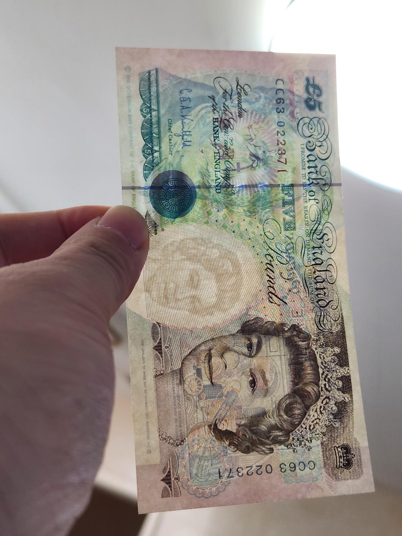 2月8号晚上8点 外国纸币自动截拍第21场 5镑 几乎全新