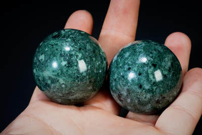 上海都达杂项专场三十四【年后发货全场包邮】  天然蛇纹石保健手球 1对88-91