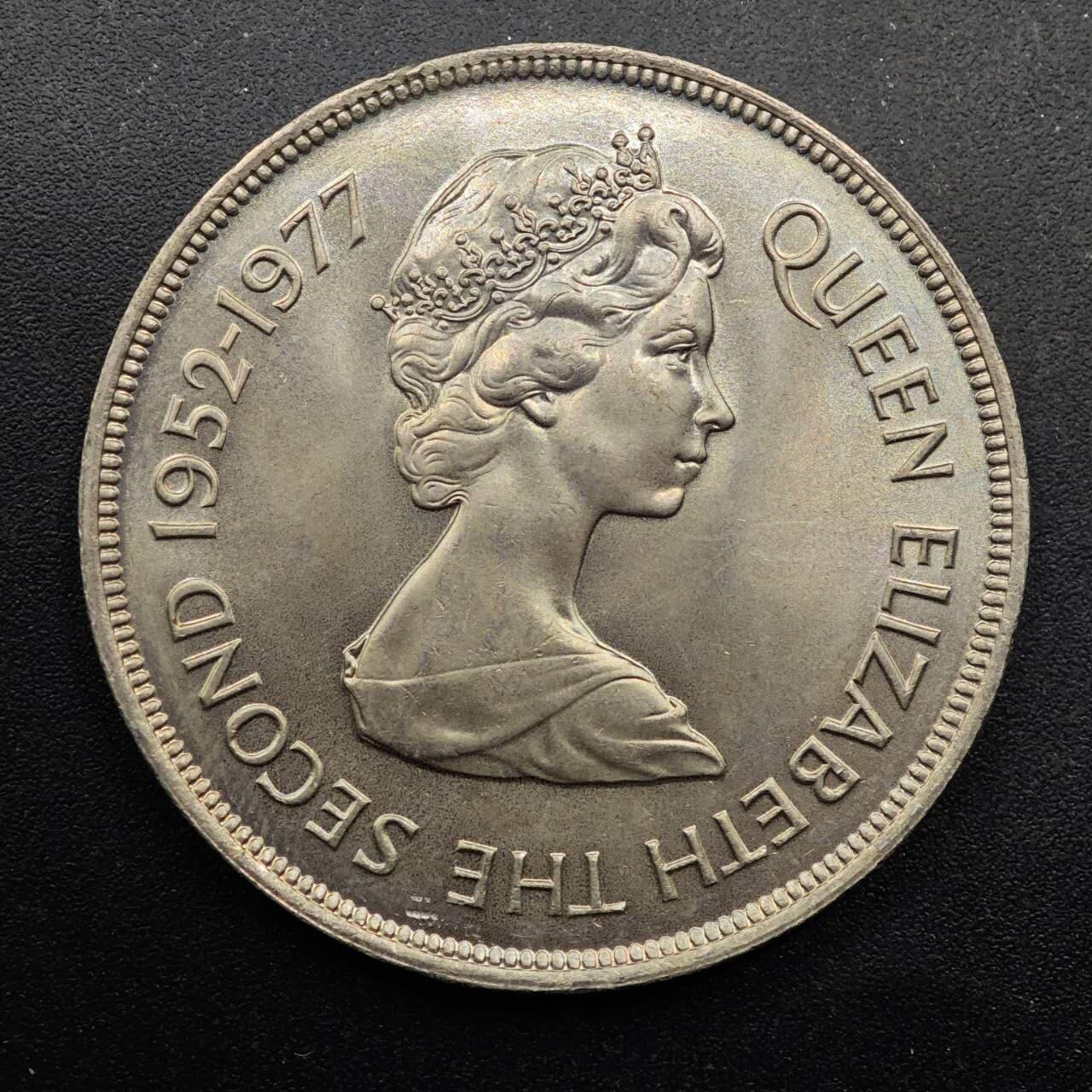  【淘币小摊】限时拍第八百七十拍   克朗币邮币封场    年前最后一场结束全部发出请更换最新收货地址不方便收货的请勿参拍或者顺丰到付 福克兰群岛1977年女王登基银禧50便士纪念币