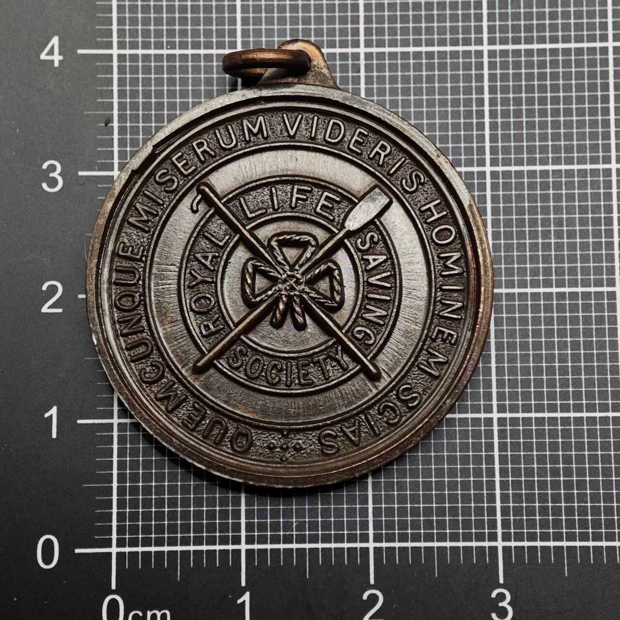  【淘币小摊】限时拍第八百六十八拍   章牌场   年前最后一周之前预留8号9号全部发出请更换最新收货地址不方便收货的请勿参拍或者顺丰到付  英国皇家救援纪念章