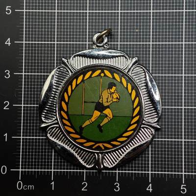  【淘币小摊】限时拍第八百六十八拍   章牌场   年前最后一周之前预留8号9号全部发出请更换最新收货地址不方便收货的请勿参拍或者顺丰到付  - 橄榄球纪念章