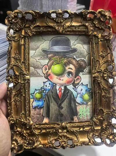 NO.24 好又多金牌大场，年前最后一期，全场中拍有礼！每周一站式配齐，方便凑单！（周6晚9点截拍，卖家送拍0抽成！ - 【亲签挂画】卡萃文化 李尊奇亲签 路蓝奇境 牛顿与苹果 挂画（带外框）