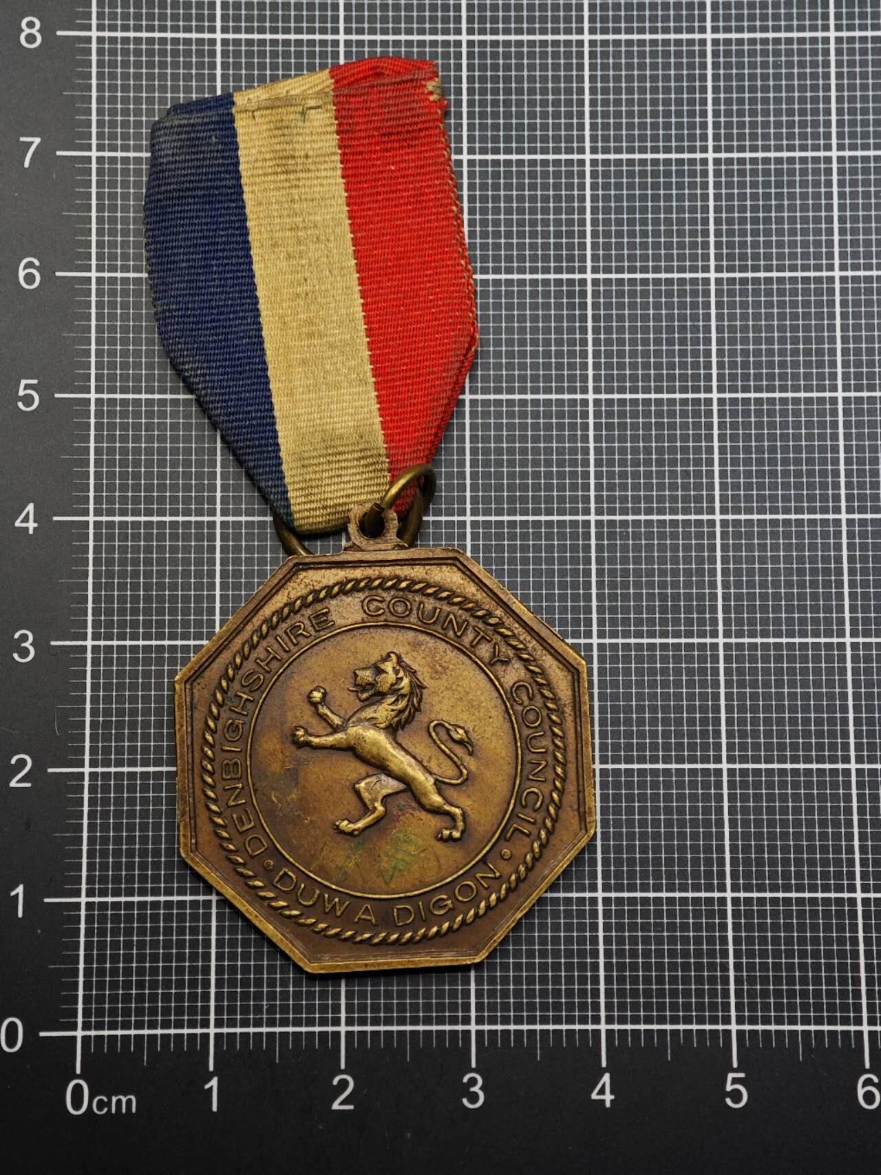  【淘币小摊】限时拍第八百六十八拍   章牌场   年前最后一周之前预留8号9号全部发出请更换最新收货地址不方便收货的请勿参拍或者顺丰到付  英国乔治六世加冕纪念章