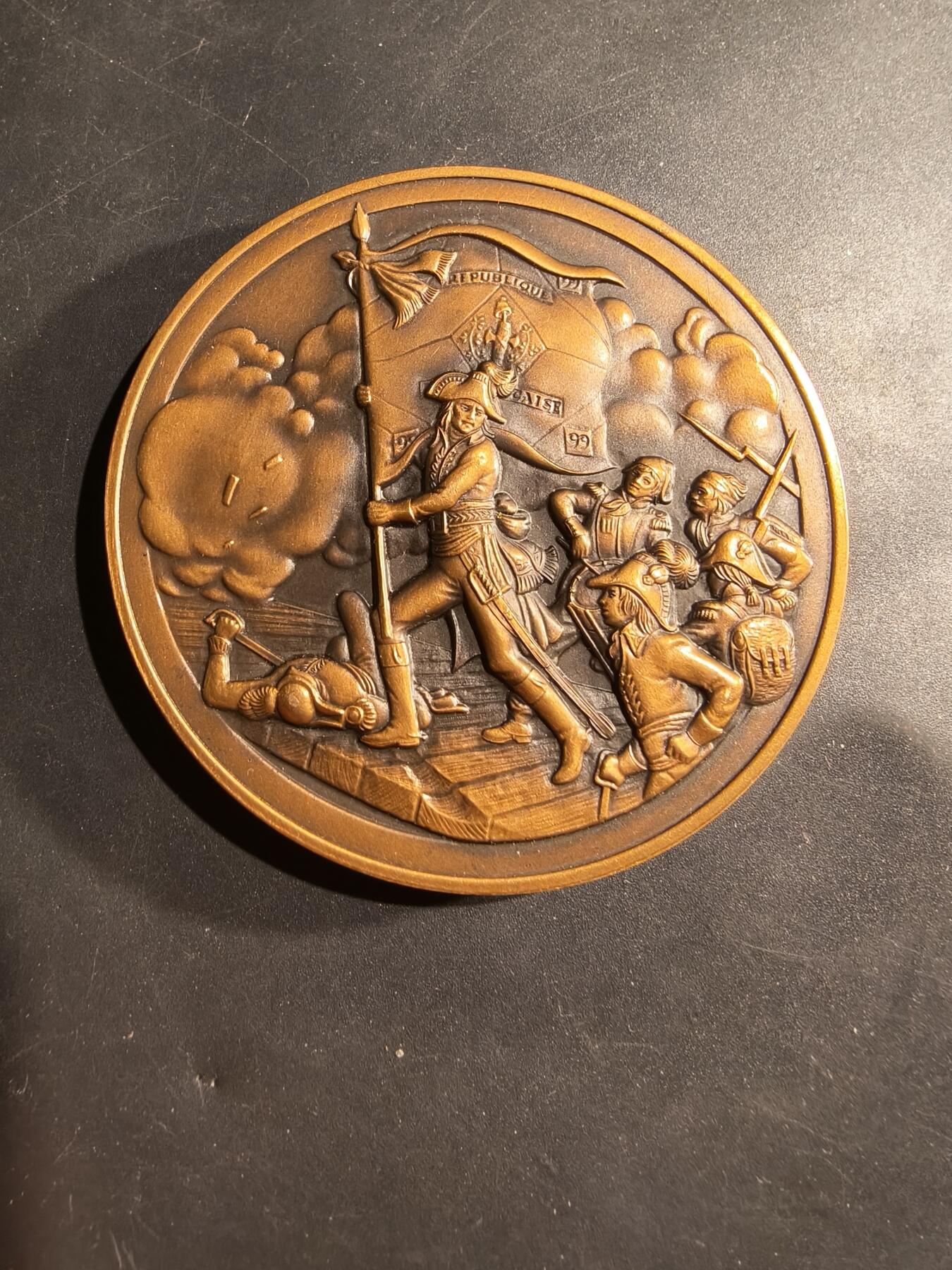 老王徽章第181期 法国拿破仑1796年阿尔科战役大铜章     直径75mm     重量258.9g