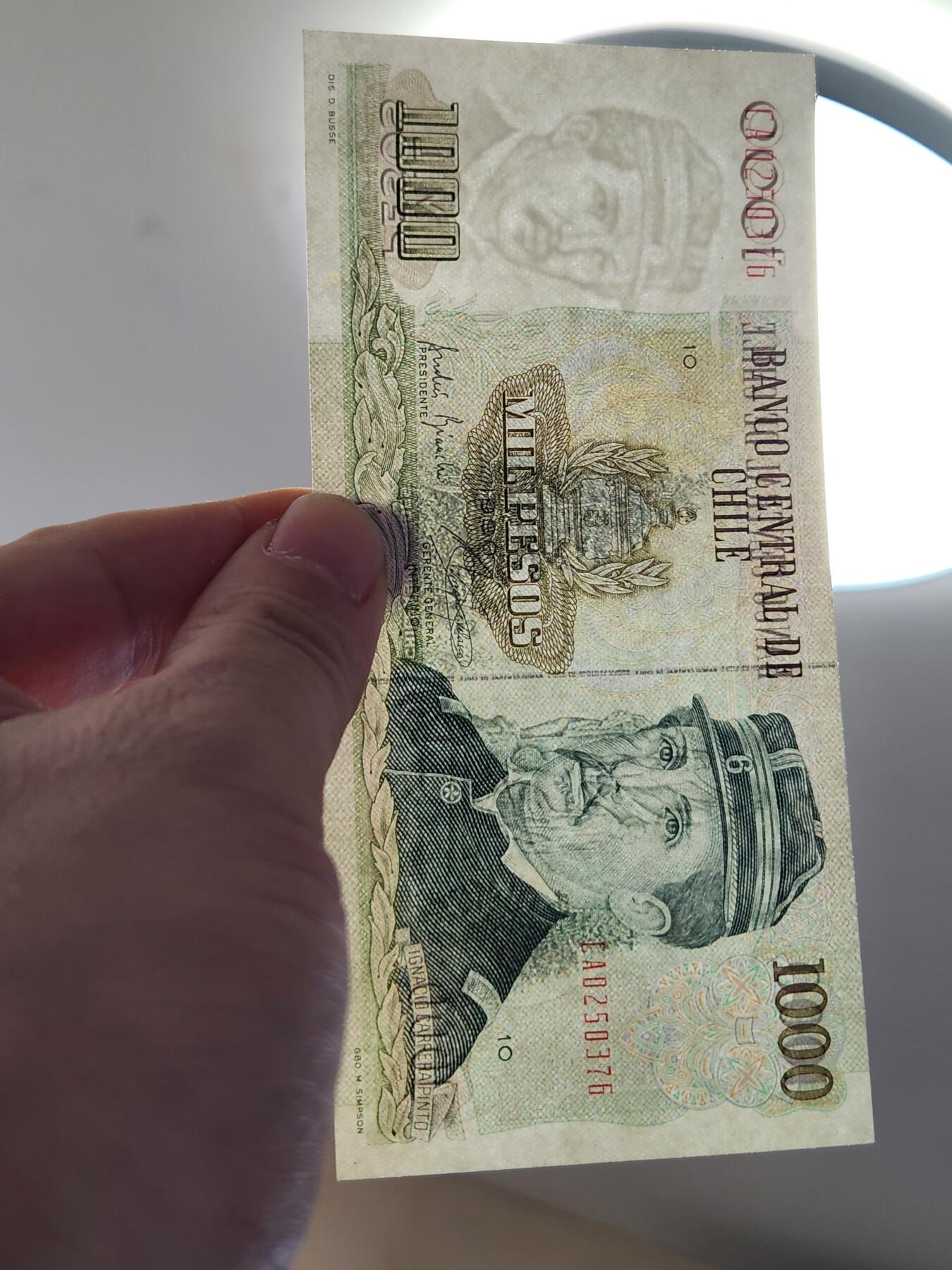 2月9号晚上8点 外国纸币自动截拍第22场 智利1000几乎全新