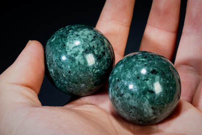 上海都达杂项专场三十四【年后发货全场包邮】  天然蛇纹石保健手球 1对88-91