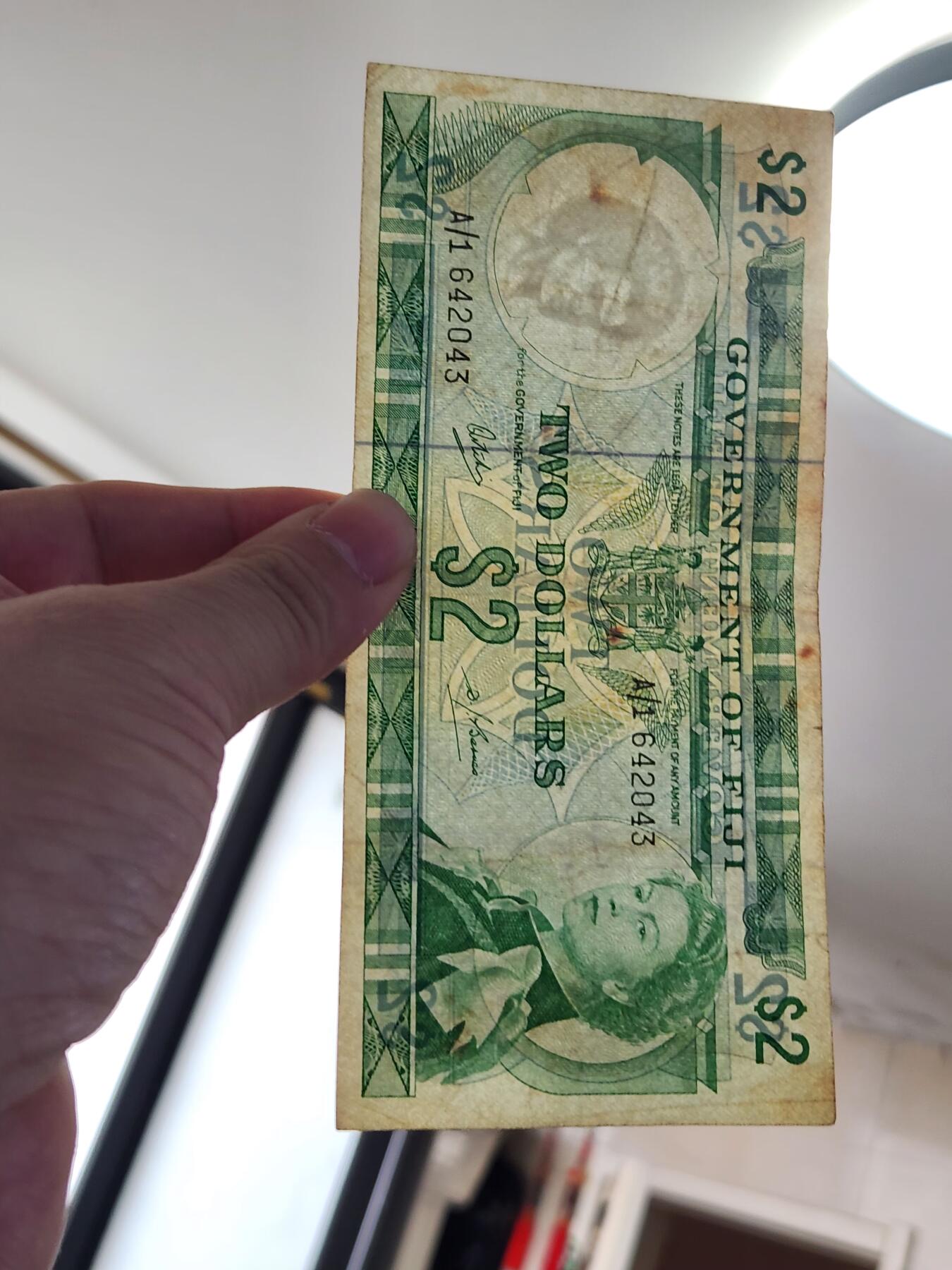 2月8号晚上8点 外国纸币自动截拍第21场 A1首发第一版斐济2元 原票