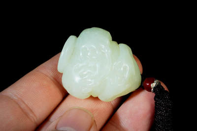 上海都达杂项专场三十四【年后发货全场包邮】  天然和田玉精雕《招财金蟾》挂件88-83