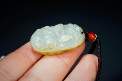 上海都达杂项专场三十四【年后发货全场包邮】  天然和田玉精雕《牛气冲天》挂件88-82