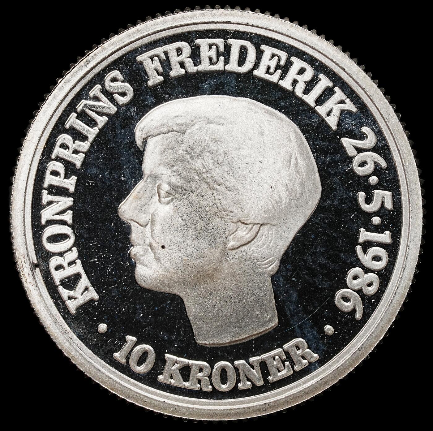 修遠堂世界钱币第104期 1986年丹麦王储弗雷德里克18岁生日10克朗精制纪念银币，14.30g，含银80%