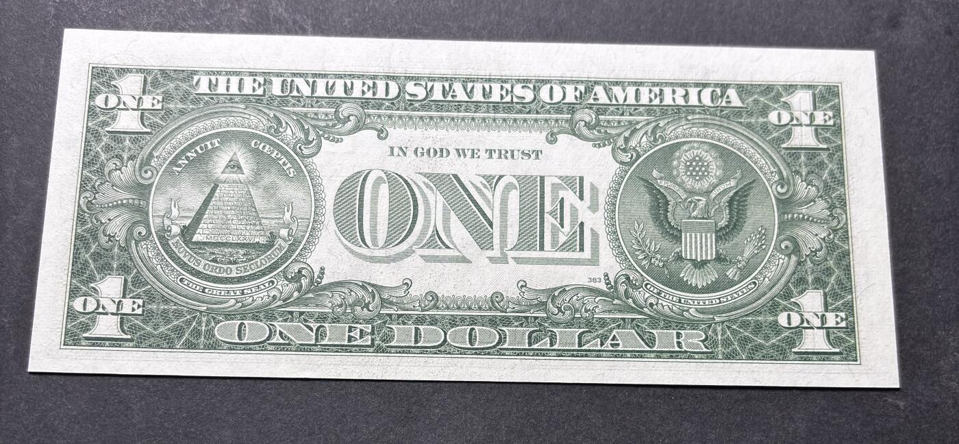 【金马踏春，泉马奔腾】2026 年新年贺岁场，（定于年初五接财神截拍）祝各位老板马到成功，马上有钱，愿岁岁平安喜乐顺遂 全新少见 1957 年蓝印版美国 1 美元，尾号 531