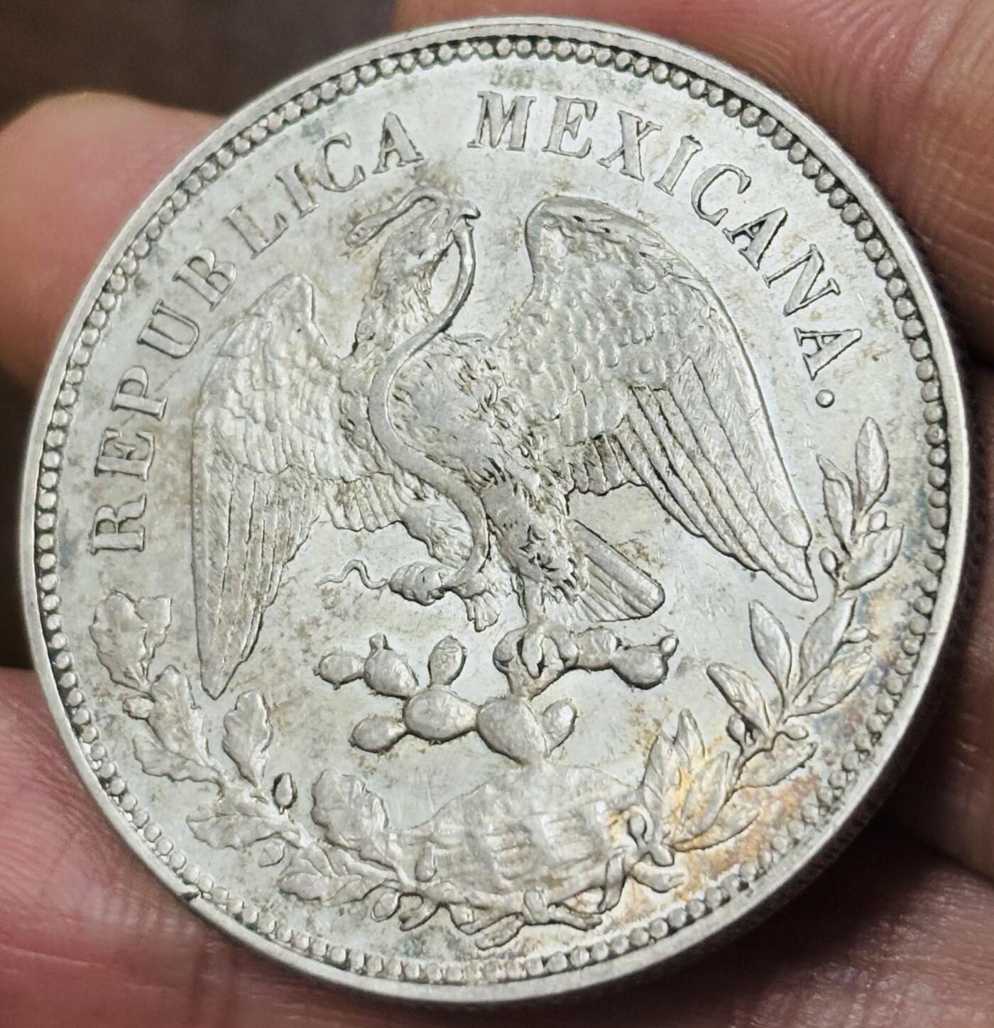 【金马踏春，泉马奔腾】2026 年新年贺岁场，（定于年初五接财神截拍）祝各位老板马到成功，马上有钱，愿岁岁平安喜乐顺遂 1908 年墨西哥鹰洋银元 1 比索，27 克，902 银，难得一见裸币光品，蛇鹰羽翼清晰