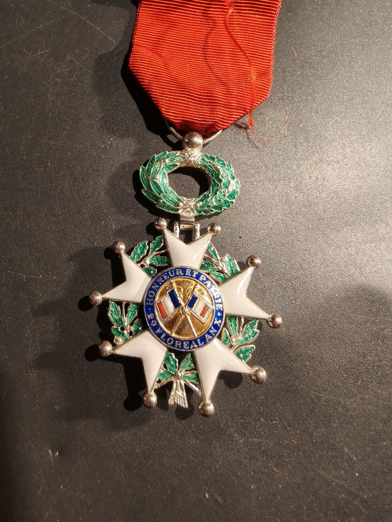 老王徽章第181期 法国骑士级荣誉军团勋章   原盒   早期950银质珐琅    五共时期