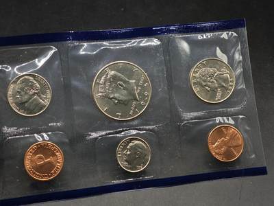 【淘币小摊】实时拍第八百七十拍   银币套币场    年前最后一场周一预留全部发出 本场无中意拍品可私信周日发货请更换最新收货地址不方便收货的请勿参拍或者顺丰到付 - 美国1995年套币