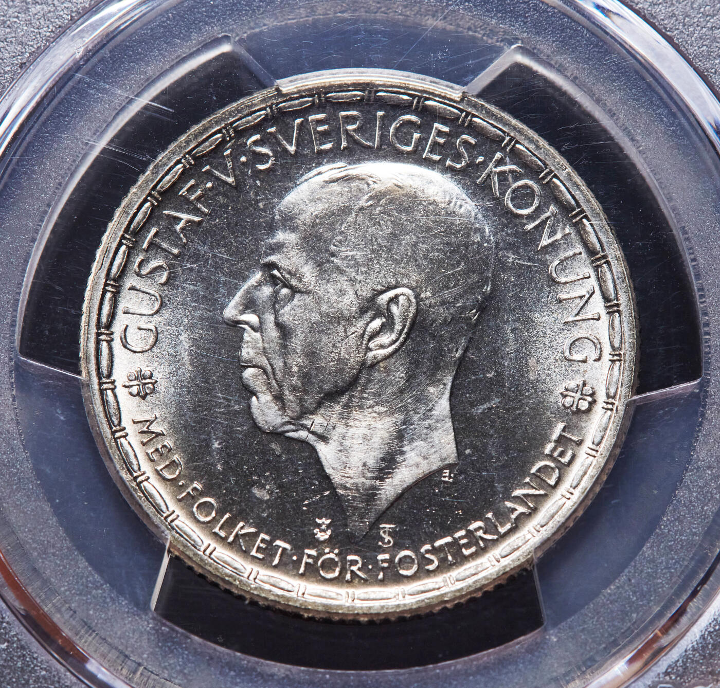 【俄甄集藏】马年新春第一拍 2026年(048)02-25星期三 晚 19:30 全场包邮 瑞典1947年古斯塔夫五世TS版2克朗银样币，PCGS SP66，精制底板，稀有品种