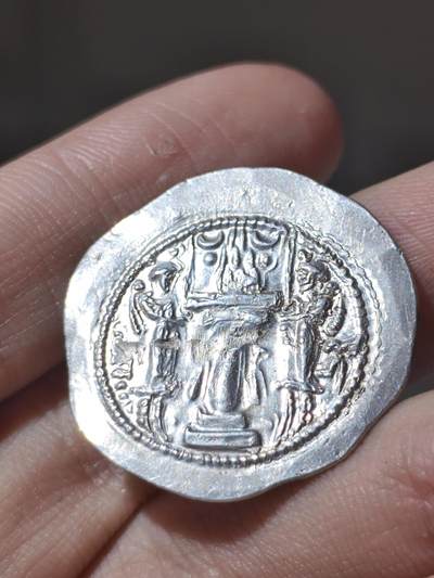 精品！很漂亮的耶兹格德一世银币，祭坛是非常特殊的形状，比较特殊，打制压力非常强，很漂亮