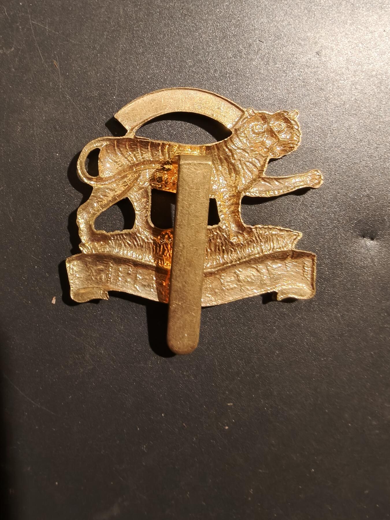 老王徽章第181期 英国莱斯特郡步兵团帽徽    二战时期