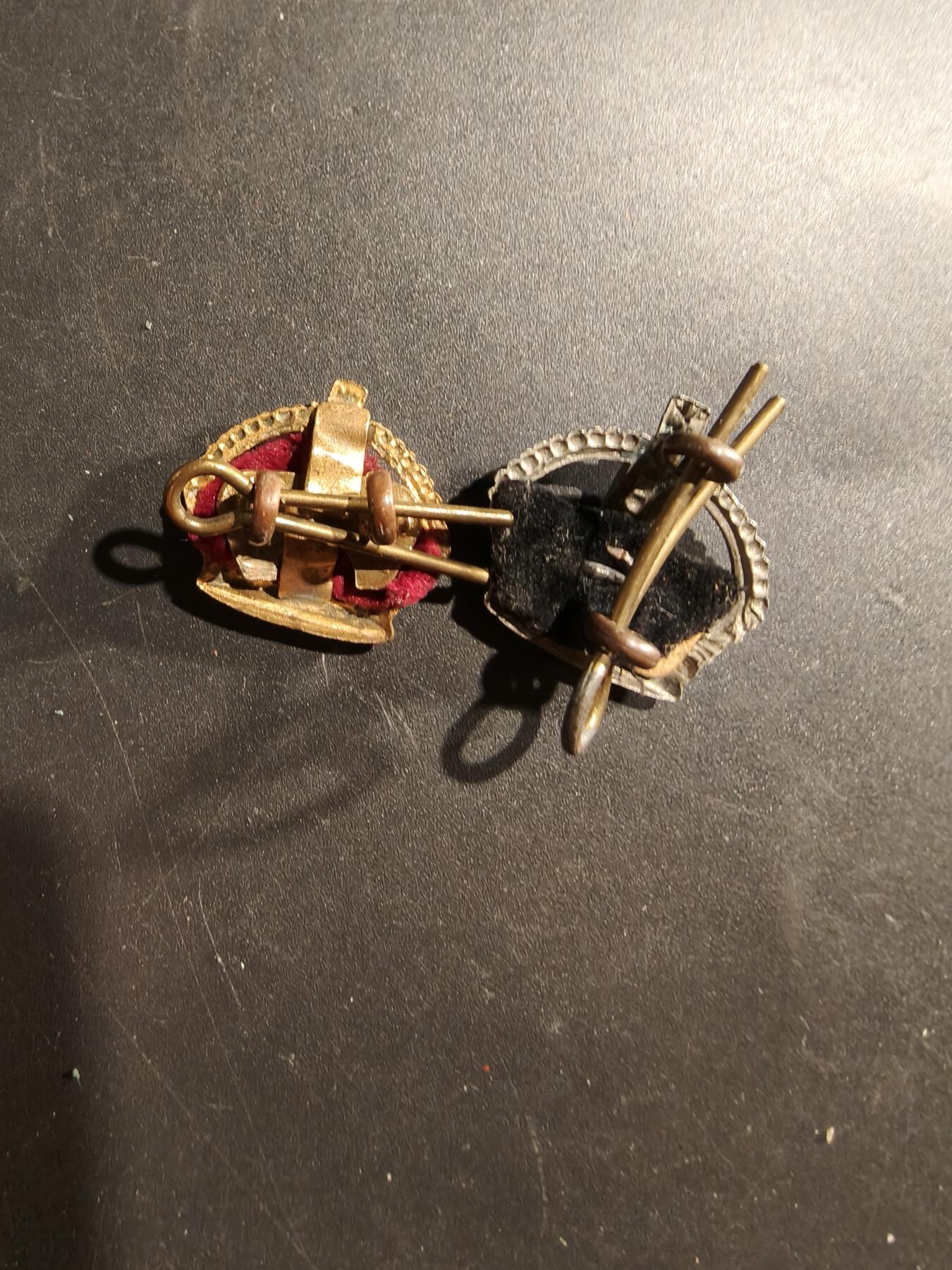 老王徽章第181期 英国军衔配饰一组    都铎王冠    一战时期