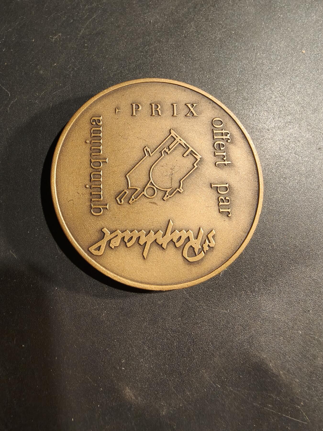 老王徽章第181期 法国足球运动大铜章   原盒     直径50mm    重量61.2g