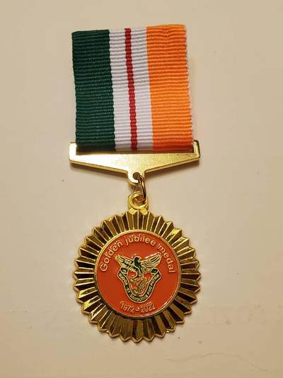 （450件拍品！制服徽章盛宴）罗岚⭐爱藏⭐年前甄选大拍场-店主清仓处理-分享拍场额外现金红包（实体经营） - 赞比亚金级国家服务奖章 铜镀金非常厚一块 