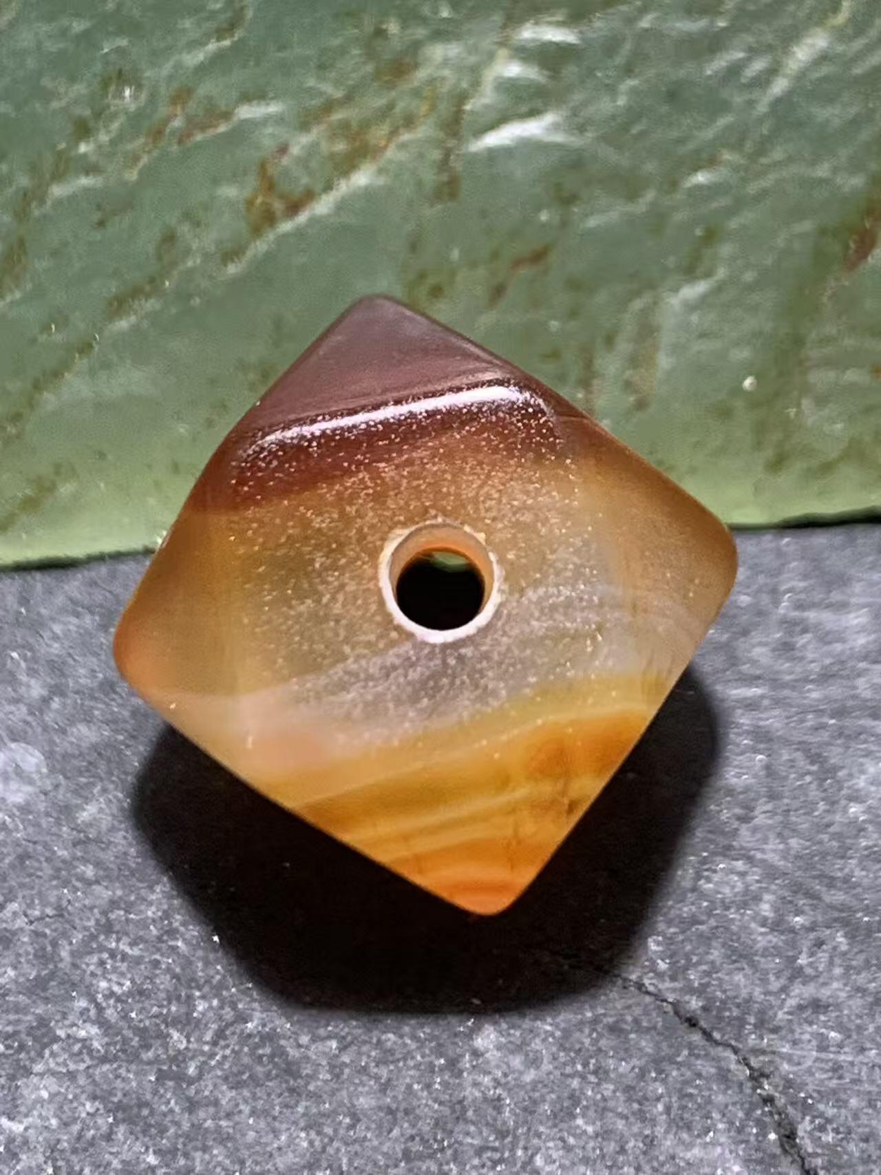 精美高玉化冻料天眼纹缠丝玛瑙唐八棱珠一颗，