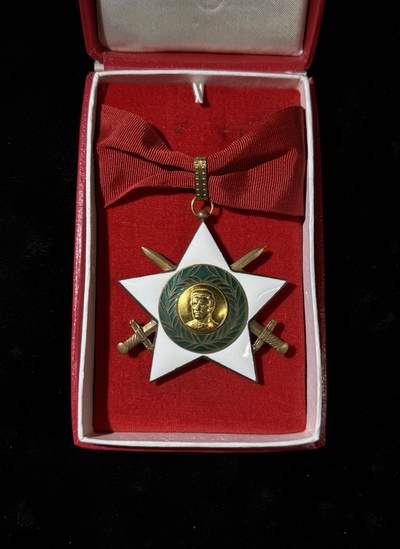 欢庆春节！戎马世界章牌大赏第111期春节大拍 - 保加利亚一级九月九日勋章，早期颈授版，保加利亚高级军事勋赏，非常少见