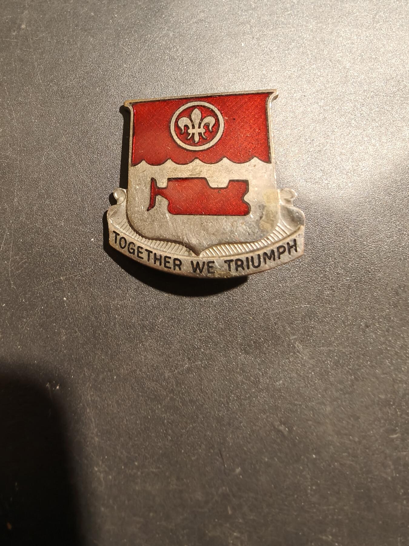 老王徽章第181期 美国陆军第370工兵营证章    二战时期横针版   