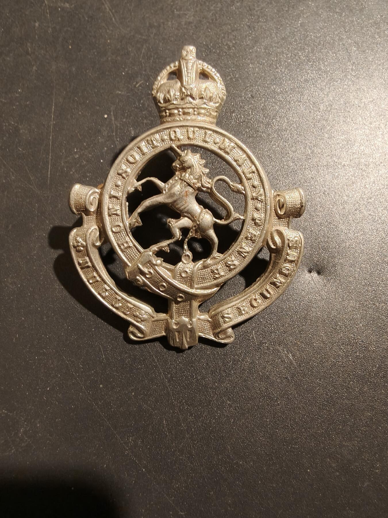 老王徽章第181期 英联邦加拿大总督近卫骑兵团帽徽    二战时期    该团在战时做为装甲团服役