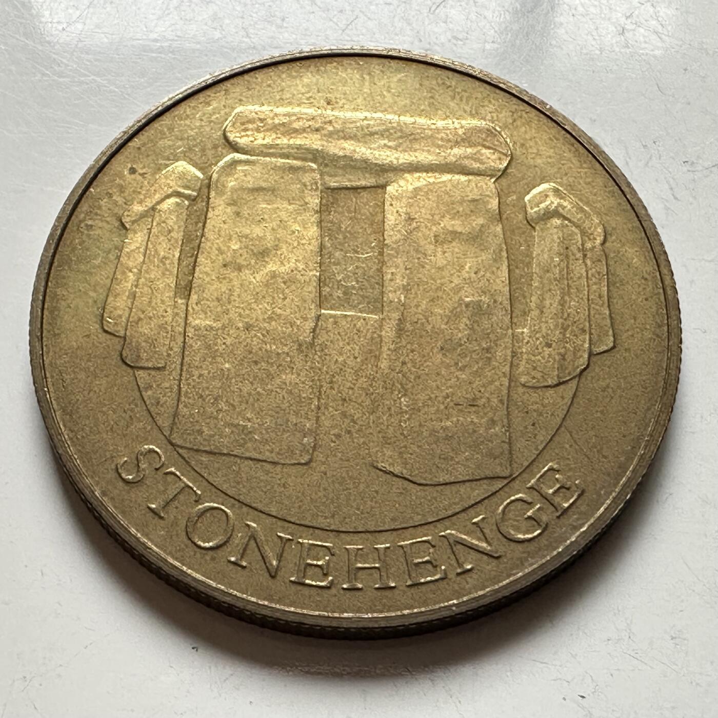 🌹外币初藏🌹🐯2026年第18场 快递将在12号停运 年前需发货的抓紧 ，年后正月十五恢复发货 英国官方旅游纪念章 巨石阵34毫米