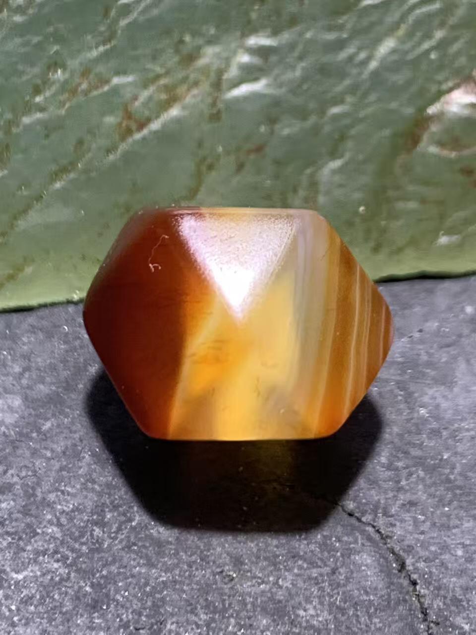 精美高玉化冻料天眼纹缠丝玛瑙唐八棱珠一颗，