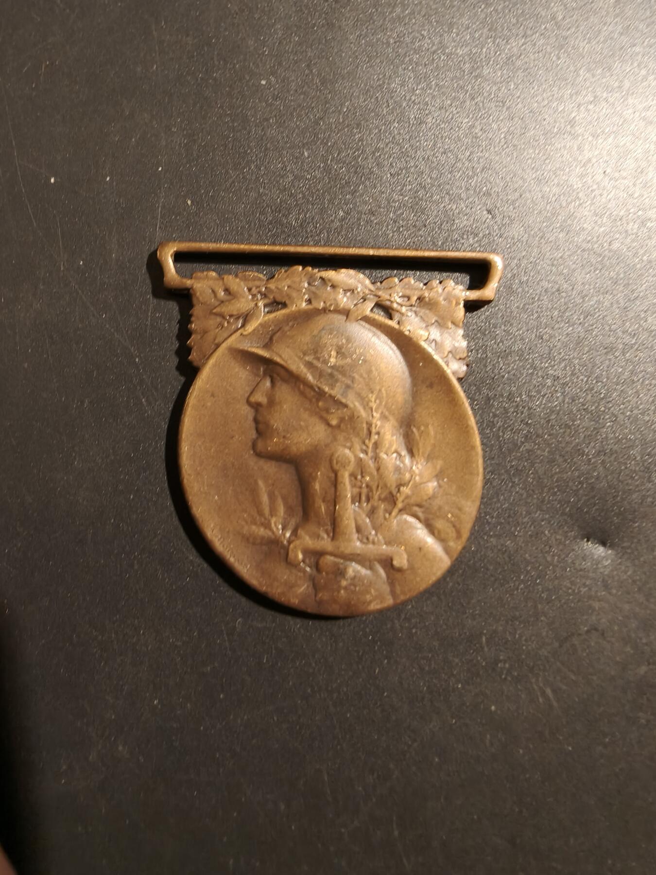 老王徽章第181期 法国一战纪念章   无绶带