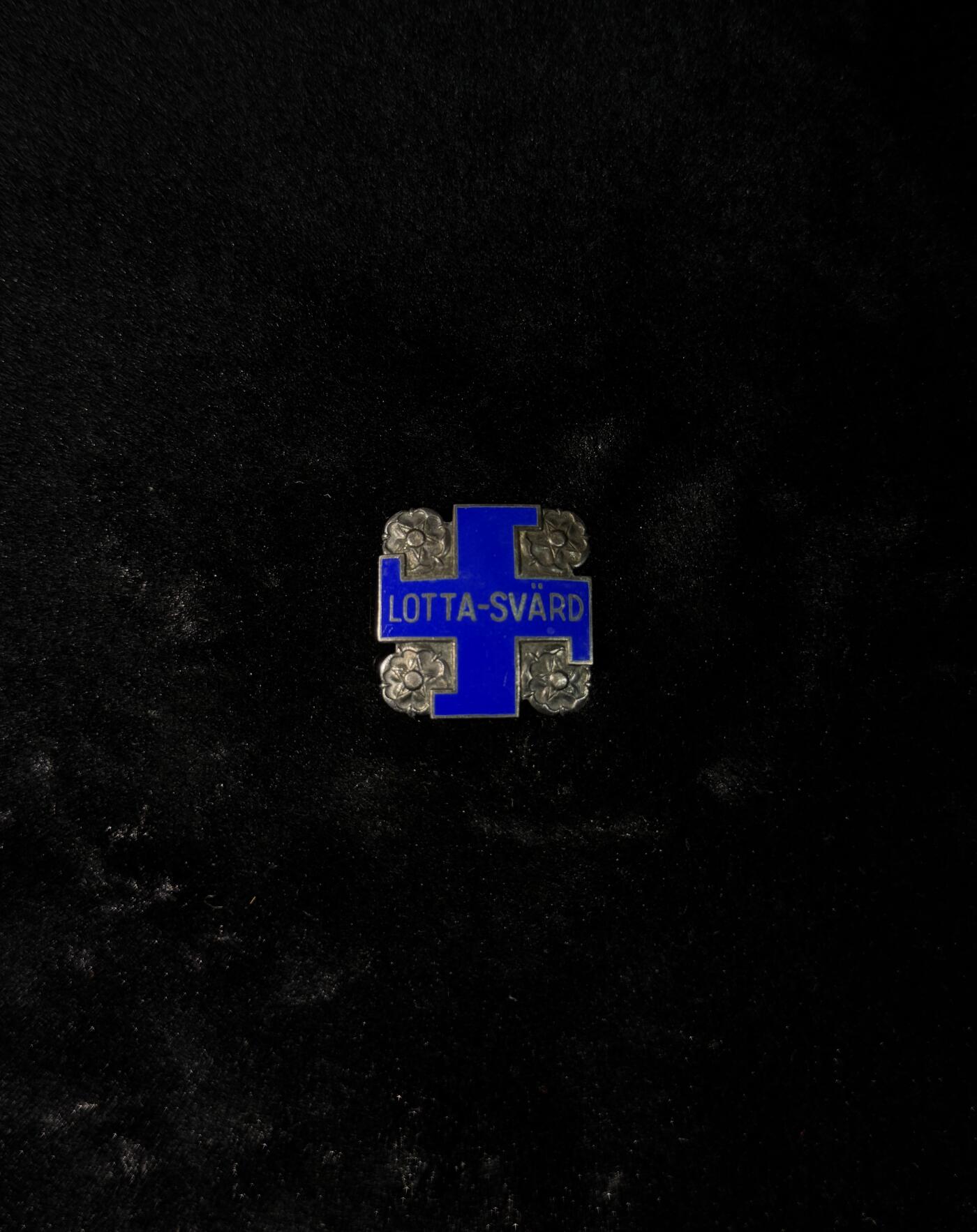 欢庆春节！戎马世界章牌大赏第111期春节大拍 芬兰 洛塔斯瓦德（女性准军事国防组织）证章 30-40年代银标 