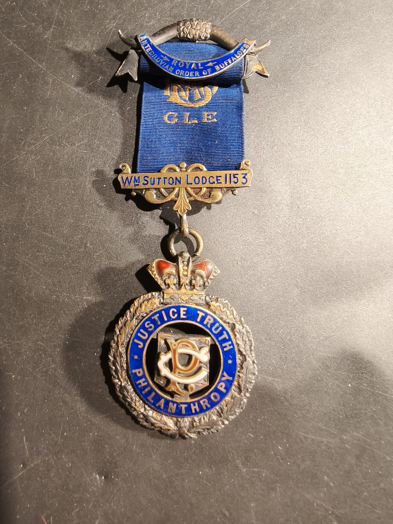 老王徽章第181期 英国共济会奖章    925银镀金珐琅   35.5g