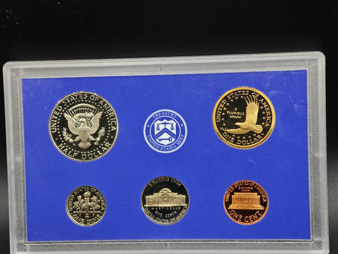 【淘币小摊】实时拍第八百七十拍   银币套币场    年前最后一场周一预留全部发出 本场无中意拍品可私信周日发货请更换最新收货地址不方便收货的请勿参拍或者顺丰到付 美国2003年精制套币