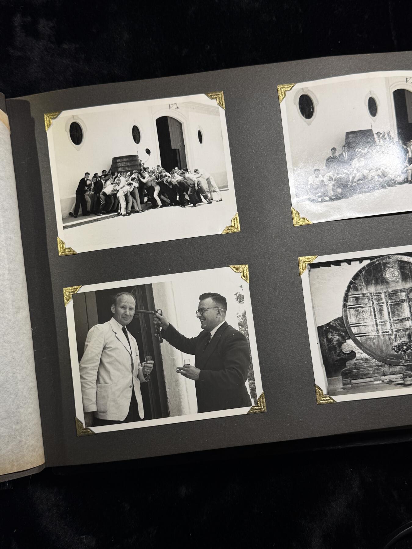 欢庆春节！戎马世界章牌大赏第111期春节大拍 英国狮级巡洋舰船员相册，照片60张左右