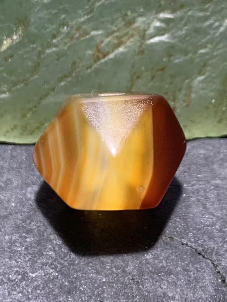 精美高玉化冻料天眼纹缠丝玛瑙唐八棱珠一颗，