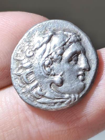 典藏极美品！赫拉克勒斯狮皮1德拉克马银币 腓力三世签名版 前336-323年 小亚细亚地区西部发行 全未流通状态 高细节高浮雕 200+英镑