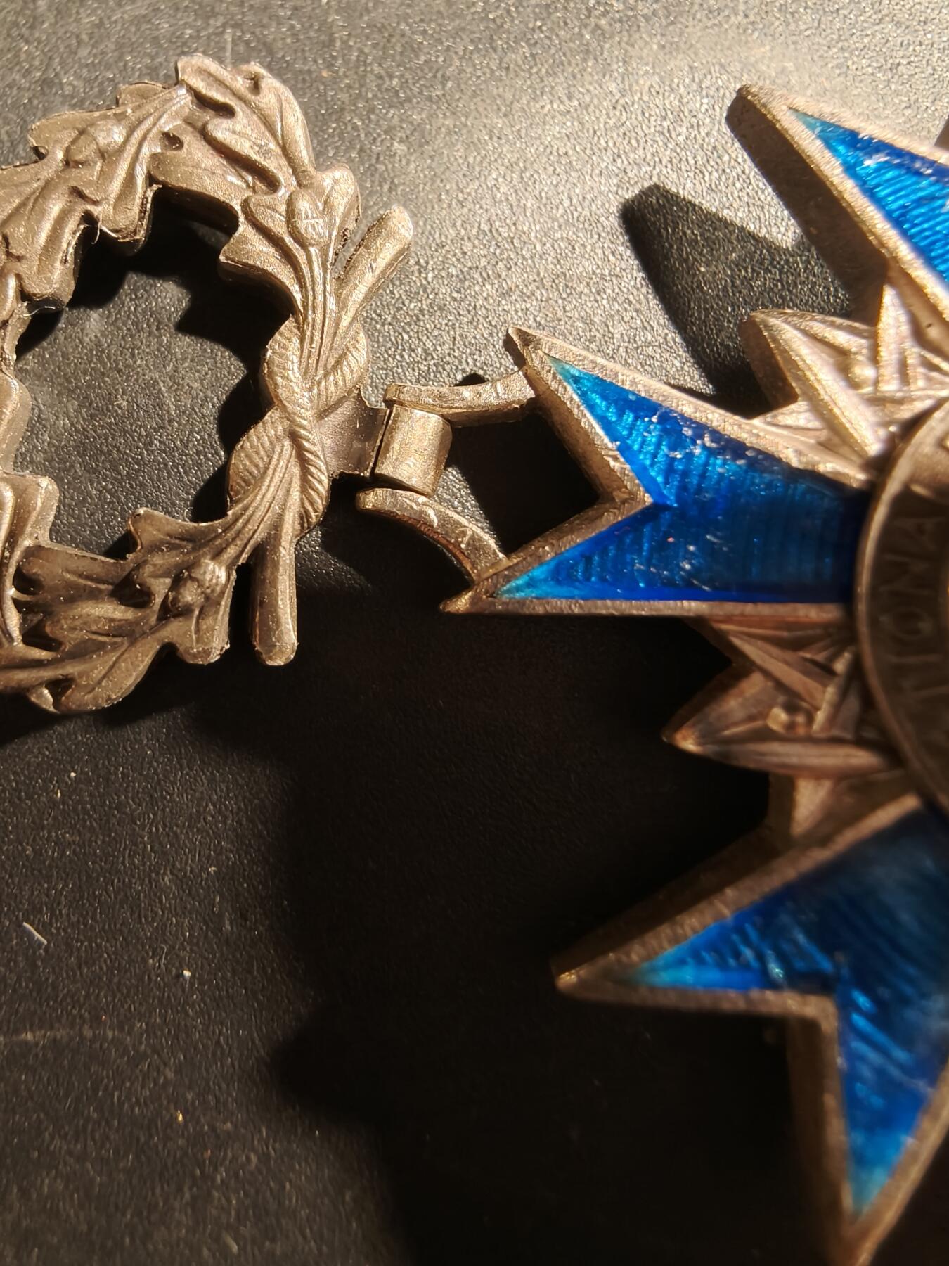 老王徽章第181期 法国骑士级国家功勋勋章    原盒    早期950银质珐琅     24g