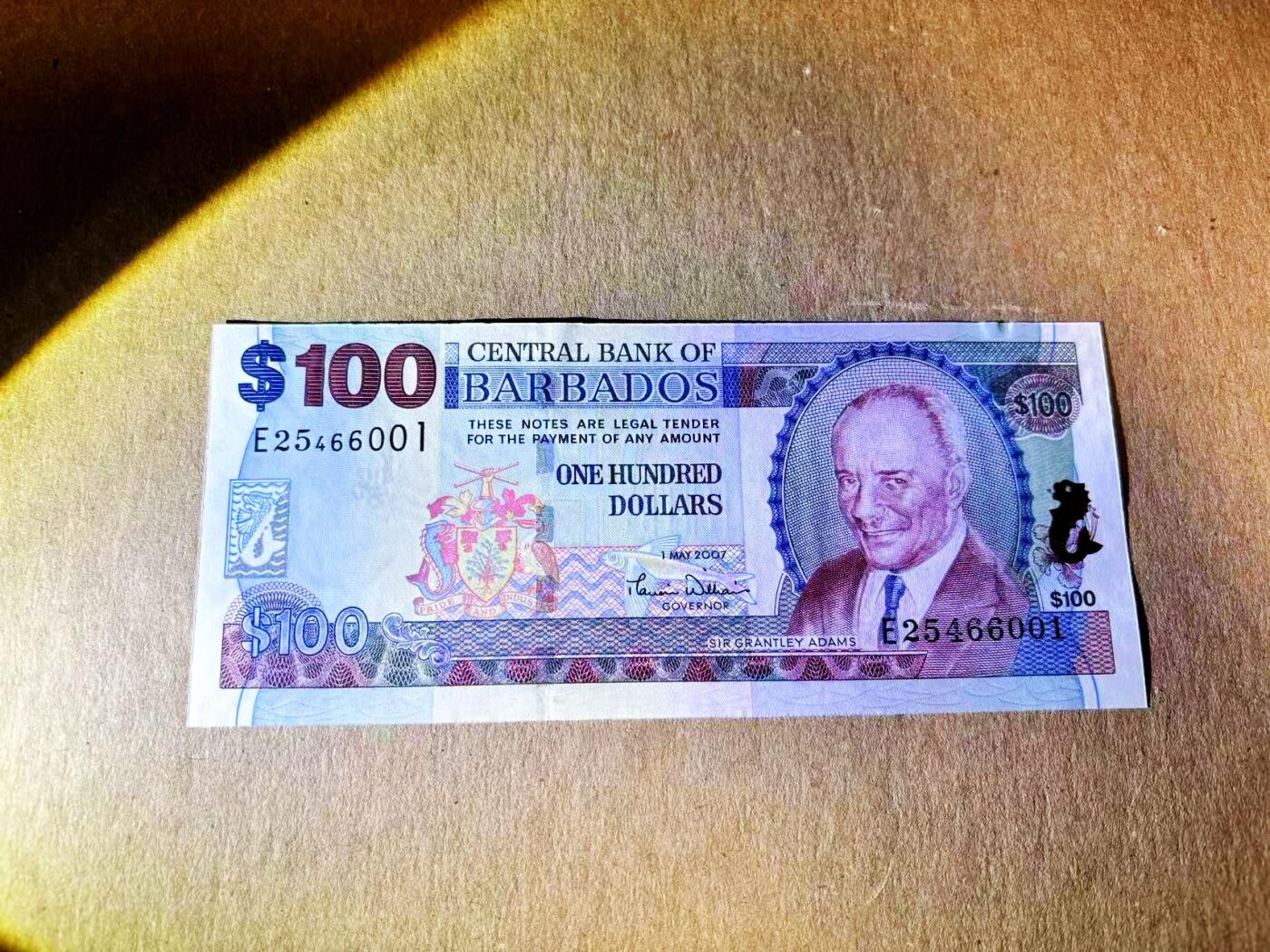 【Blue Auction】世界纸币精拍第785期——18级TOP拍卖/信誉/品质/专业/高效💫 巴巴多斯 2007年100元 设计精美 最高值 全新UNC