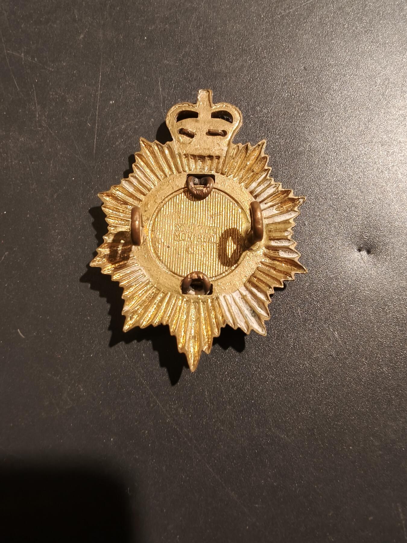 老王徽章第181期 英联邦皇家加拿大卫队帽徽     女王早期铜版