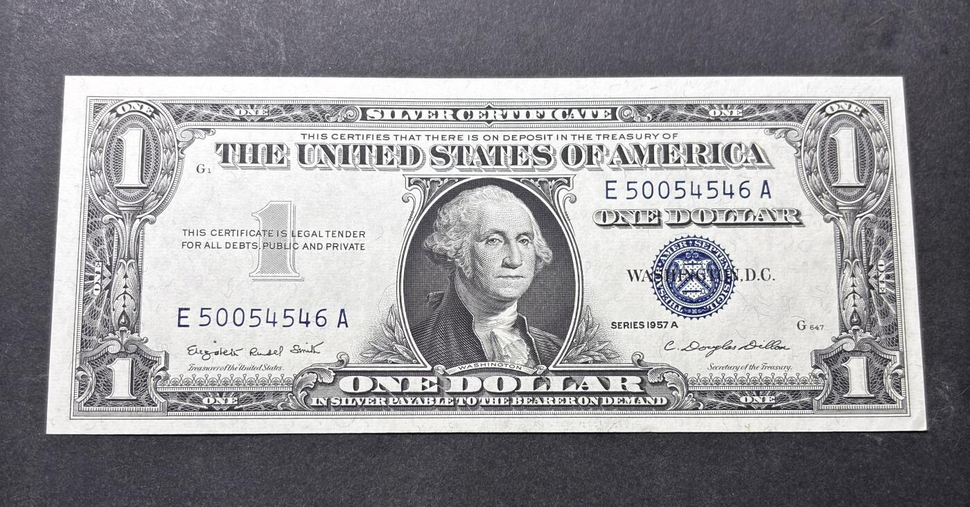 【金马踏春，泉马奔腾】2026 年新年贺岁场，（定于年初五接财神截拍）祝各位老板马到成功，马上有钱，愿岁岁平安喜乐顺遂 全新少见 1957 年蓝印版美国 1 美元，尾号 546